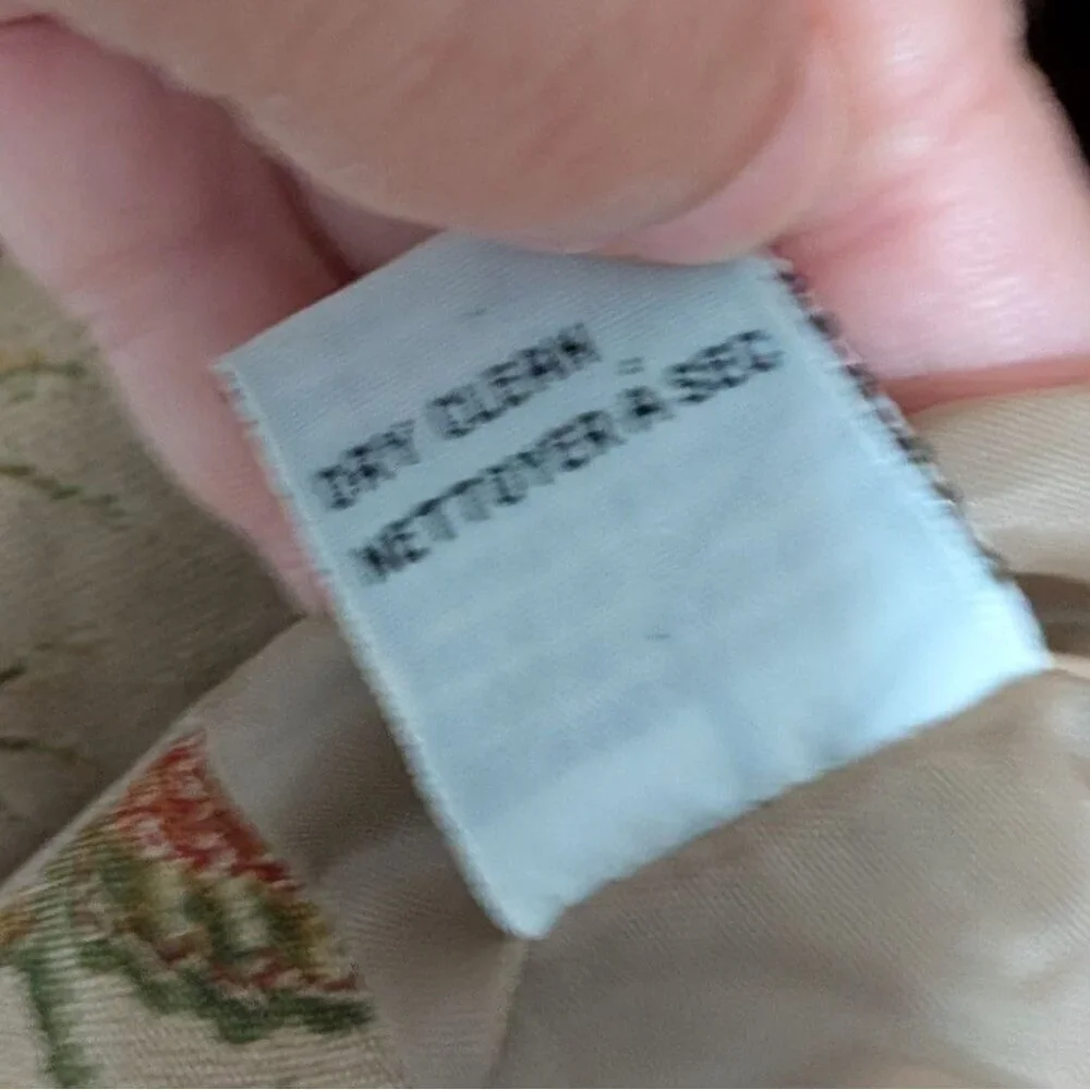 Talbots 100% Silk Elephant Floral Blazer Womens Size 10 Beige Lightweight Jacket